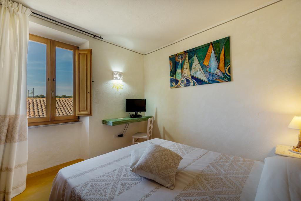 Palazzo Beddoro Lejlighed San Pantaleo Eksteriør billede