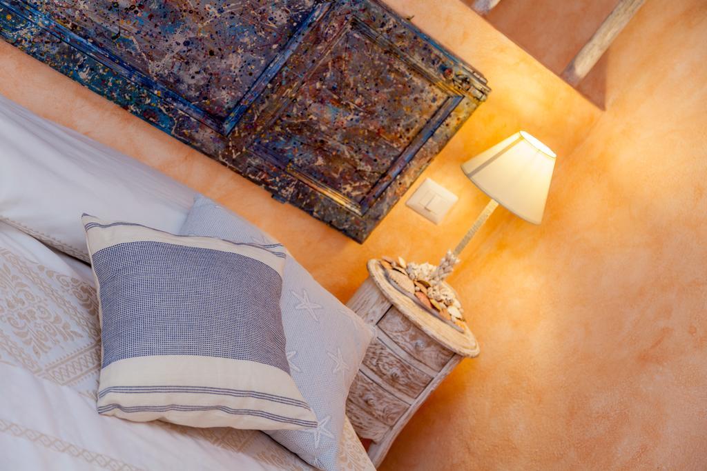 Palazzo Beddoro Lejlighed San Pantaleo Eksteriør billede