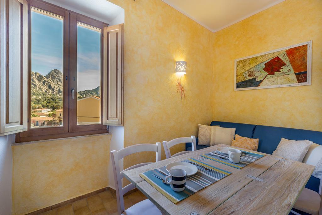 Palazzo Beddoro Lejlighed San Pantaleo Eksteriør billede