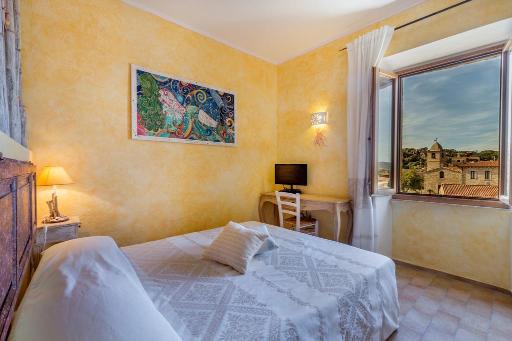 Palazzo Beddoro Lejlighed San Pantaleo Eksteriør billede
