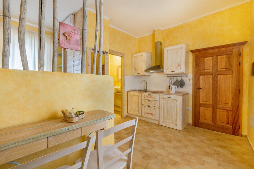 Palazzo Beddoro Lejlighed San Pantaleo Eksteriør billede
