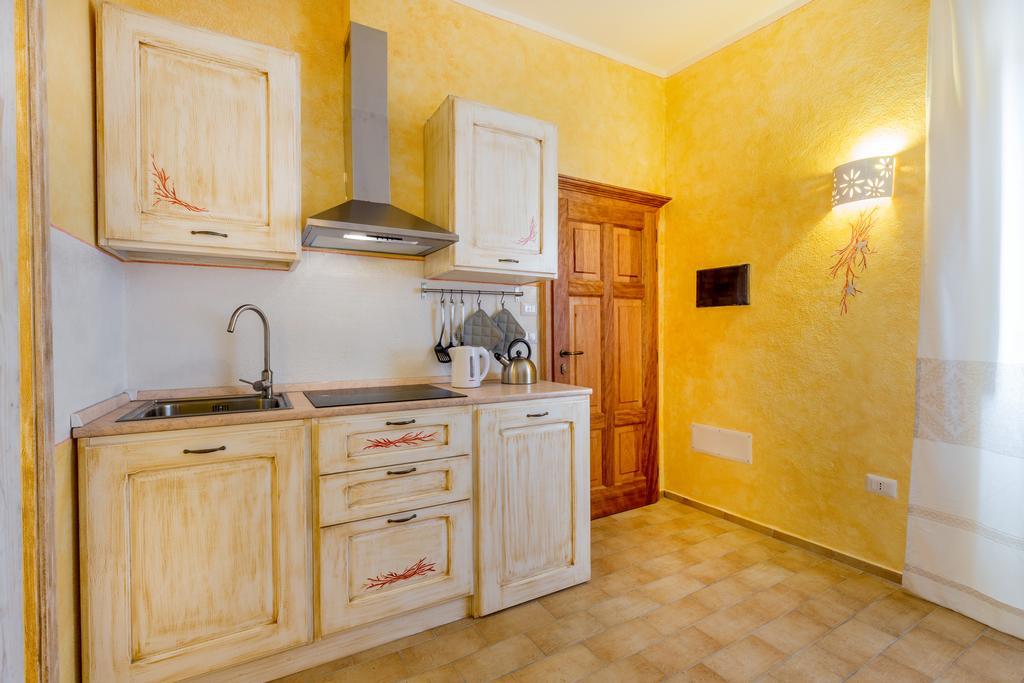 Palazzo Beddoro Lejlighed San Pantaleo Eksteriør billede