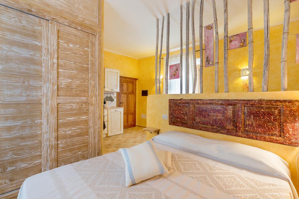 Palazzo Beddoro Lejlighed San Pantaleo Eksteriør billede