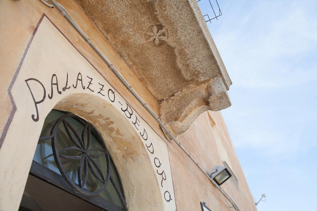 Palazzo Beddoro Lejlighed San Pantaleo Eksteriør billede