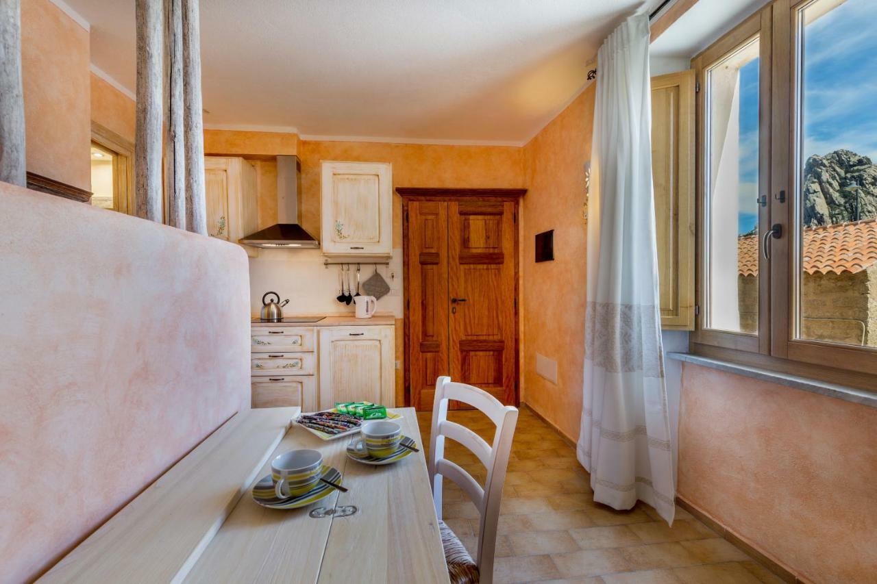 Palazzo Beddoro Lejlighed San Pantaleo Eksteriør billede